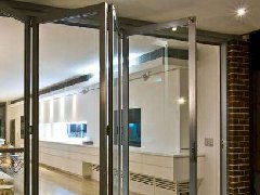 為何家里窗戶(hù)用的鋁合金門(mén)窗不到兩年全“生銹